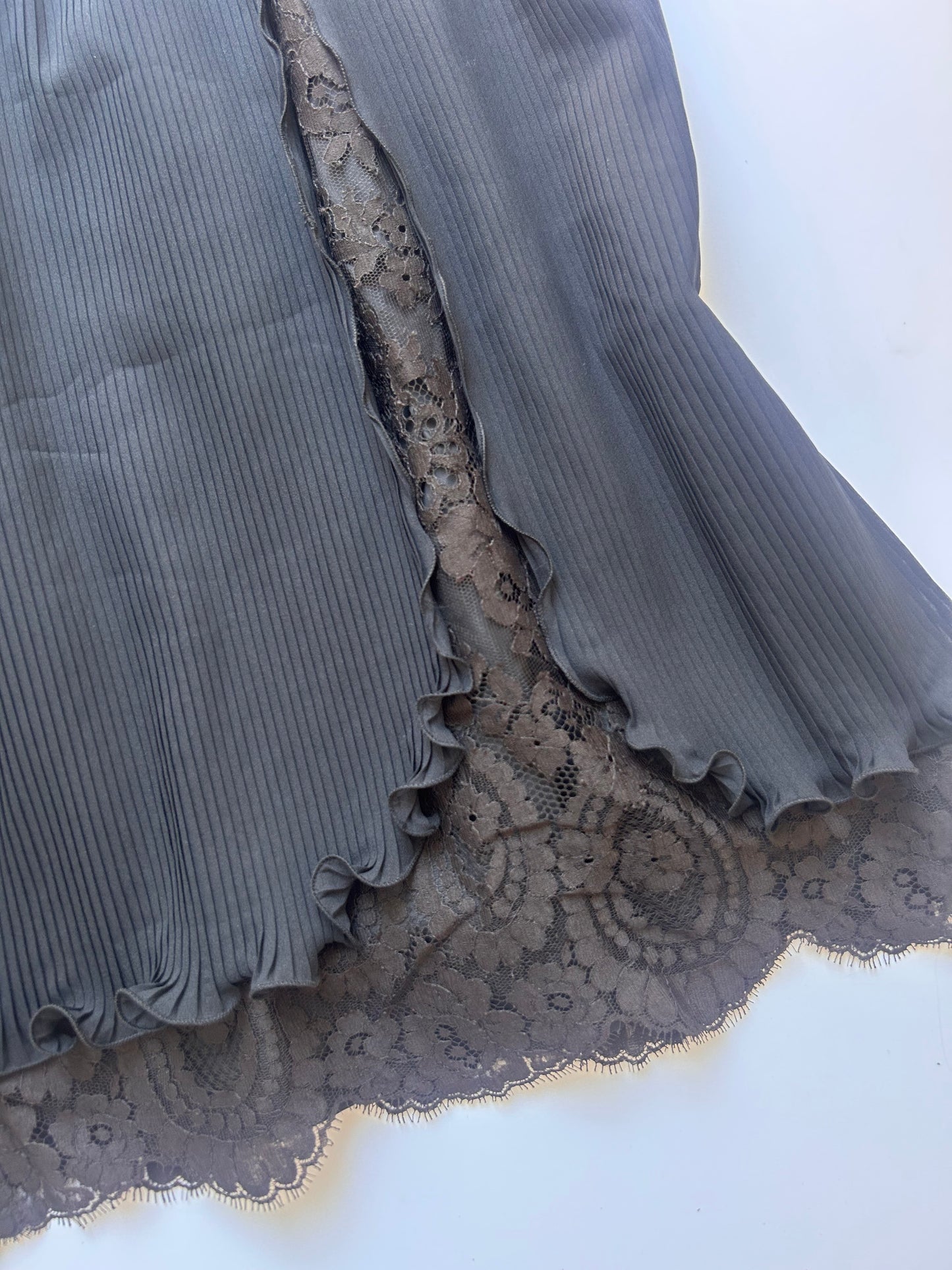 Adorable black skirt with brown lace detaild size M