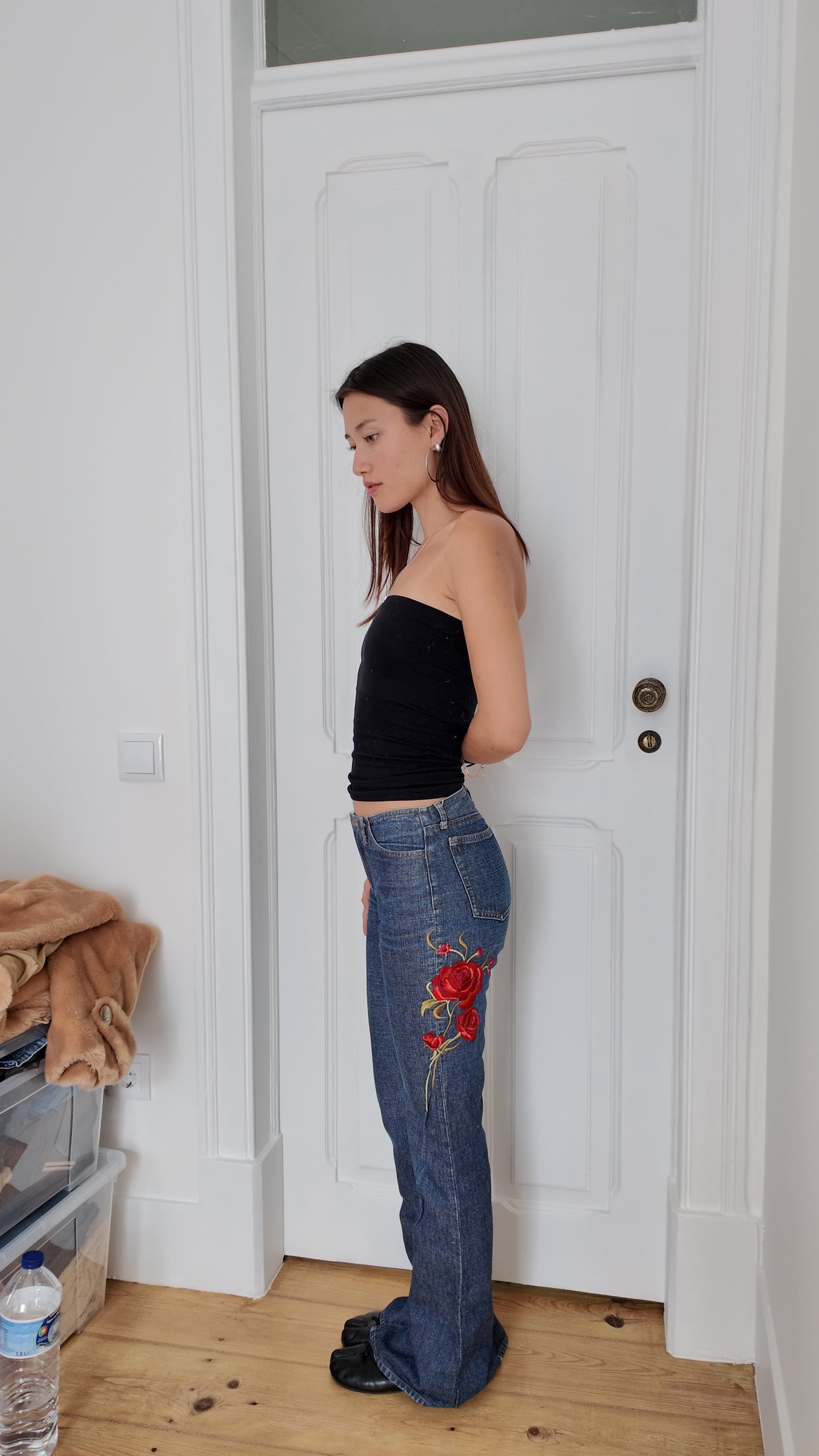 Perfect vintage jeans size 34 with rose detail