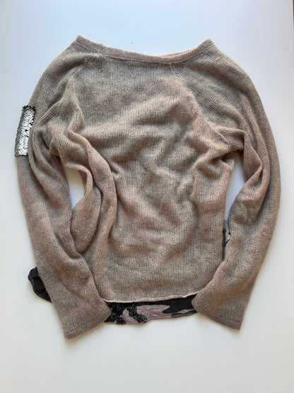 Adorable sweater with cargo layer effect size M