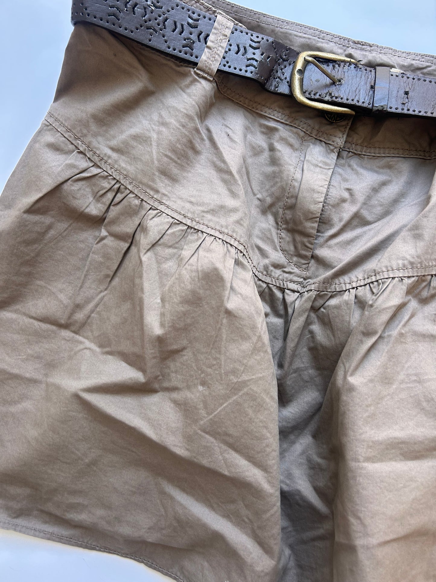 Adorable midi skirt with belt size 38