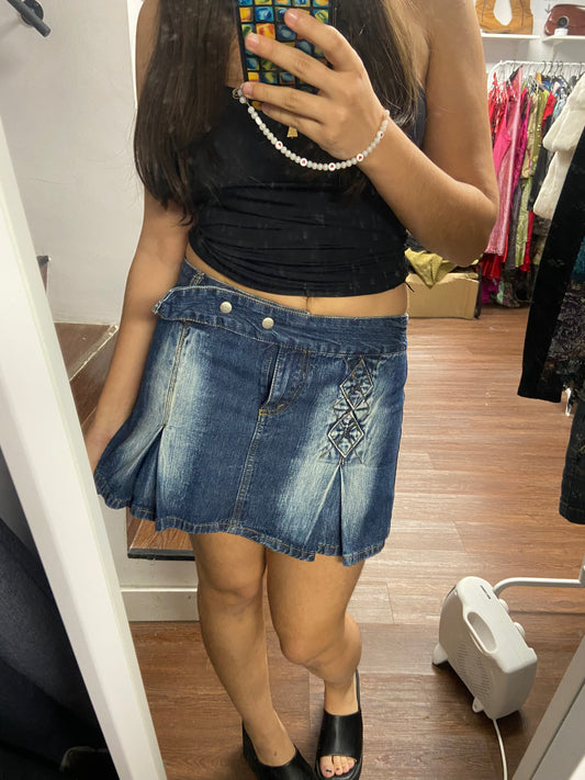 Adorable y2k denim skirt size 40