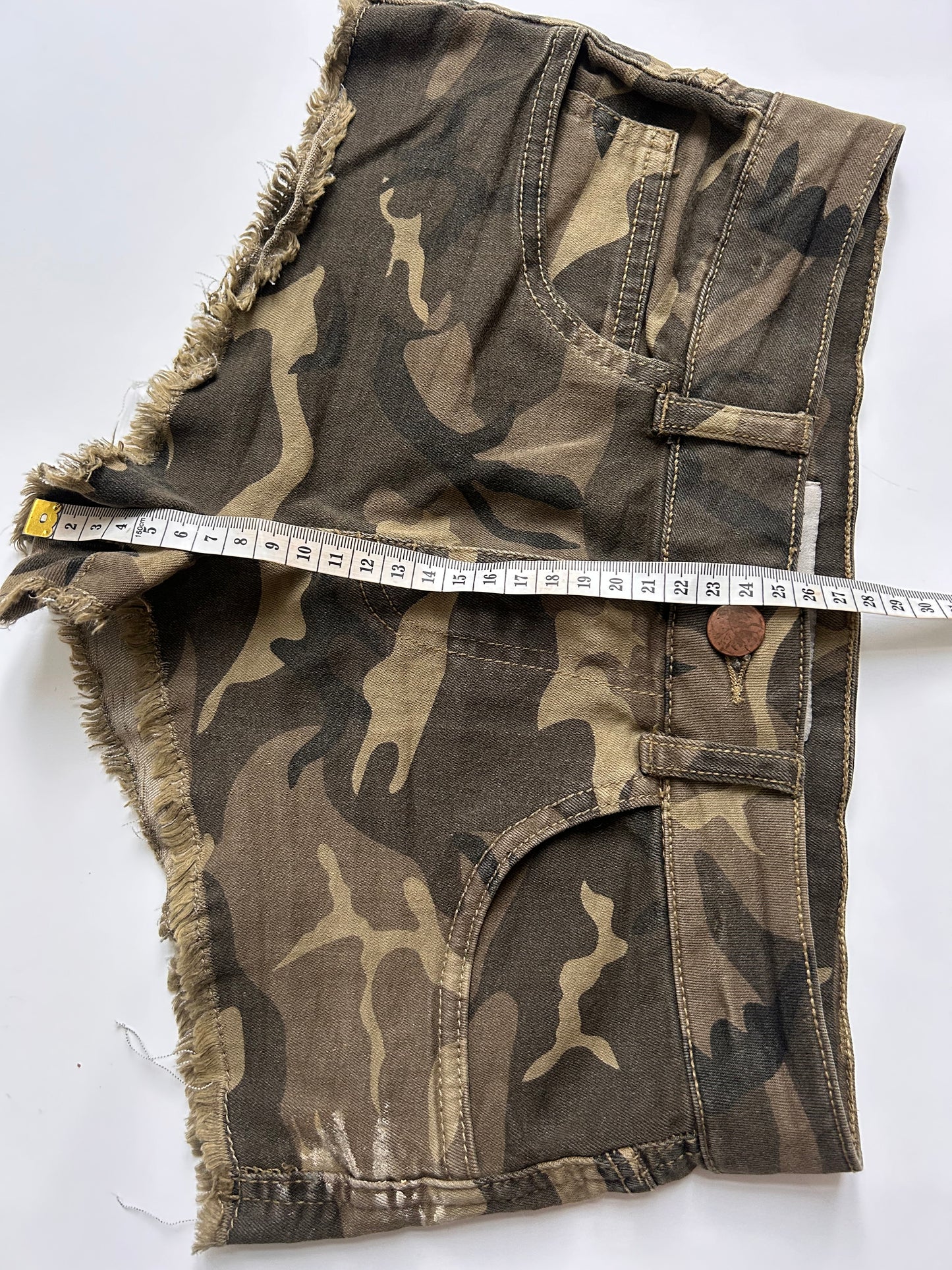 Adorable camo mini shorts size 34
