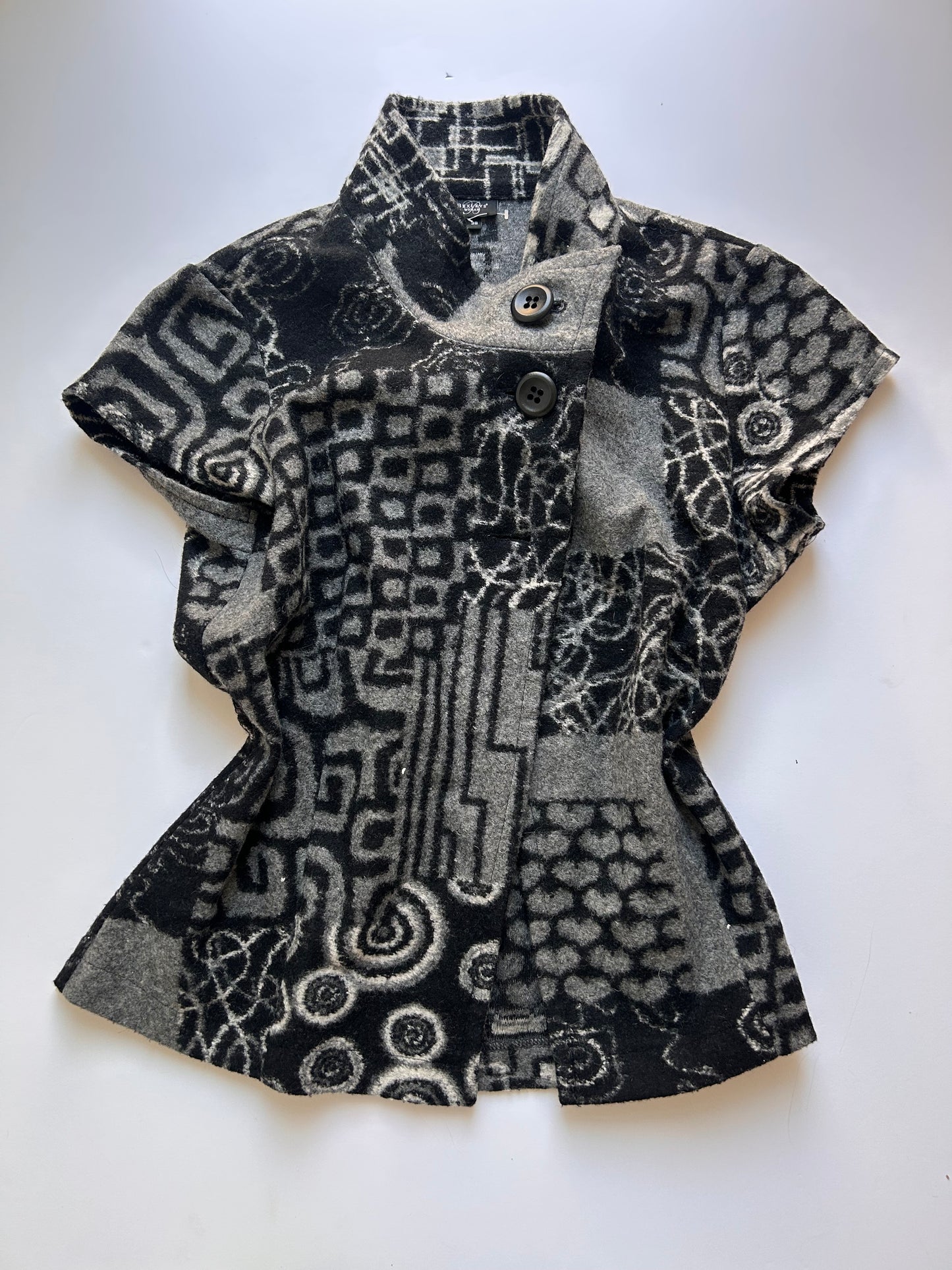 Cute 90s cardigan style top size M/L