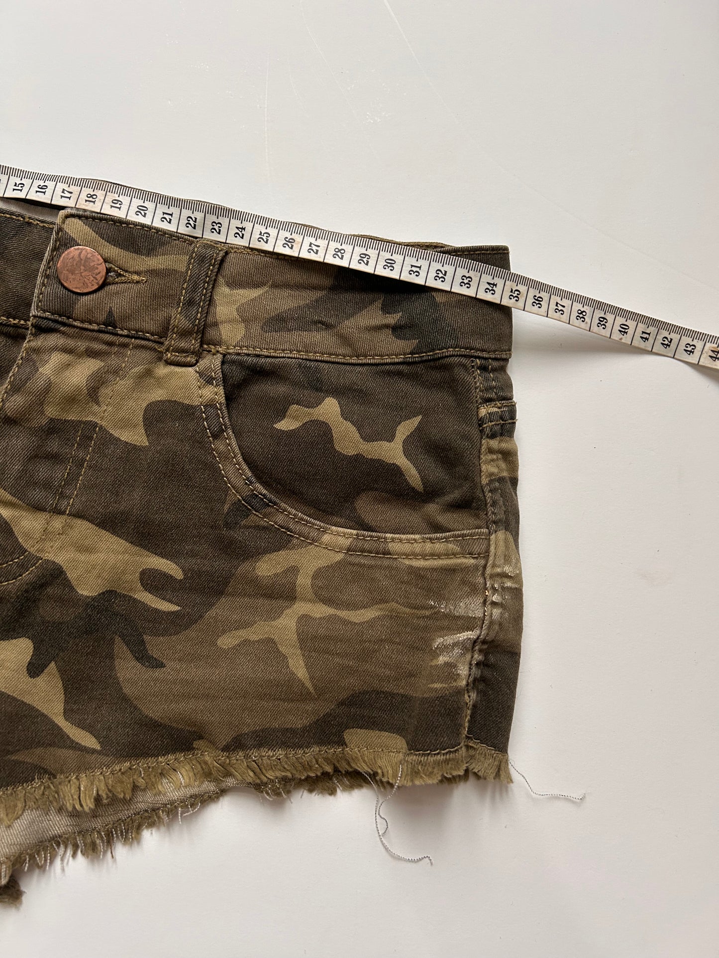 Adorable camo mini shorts size 34