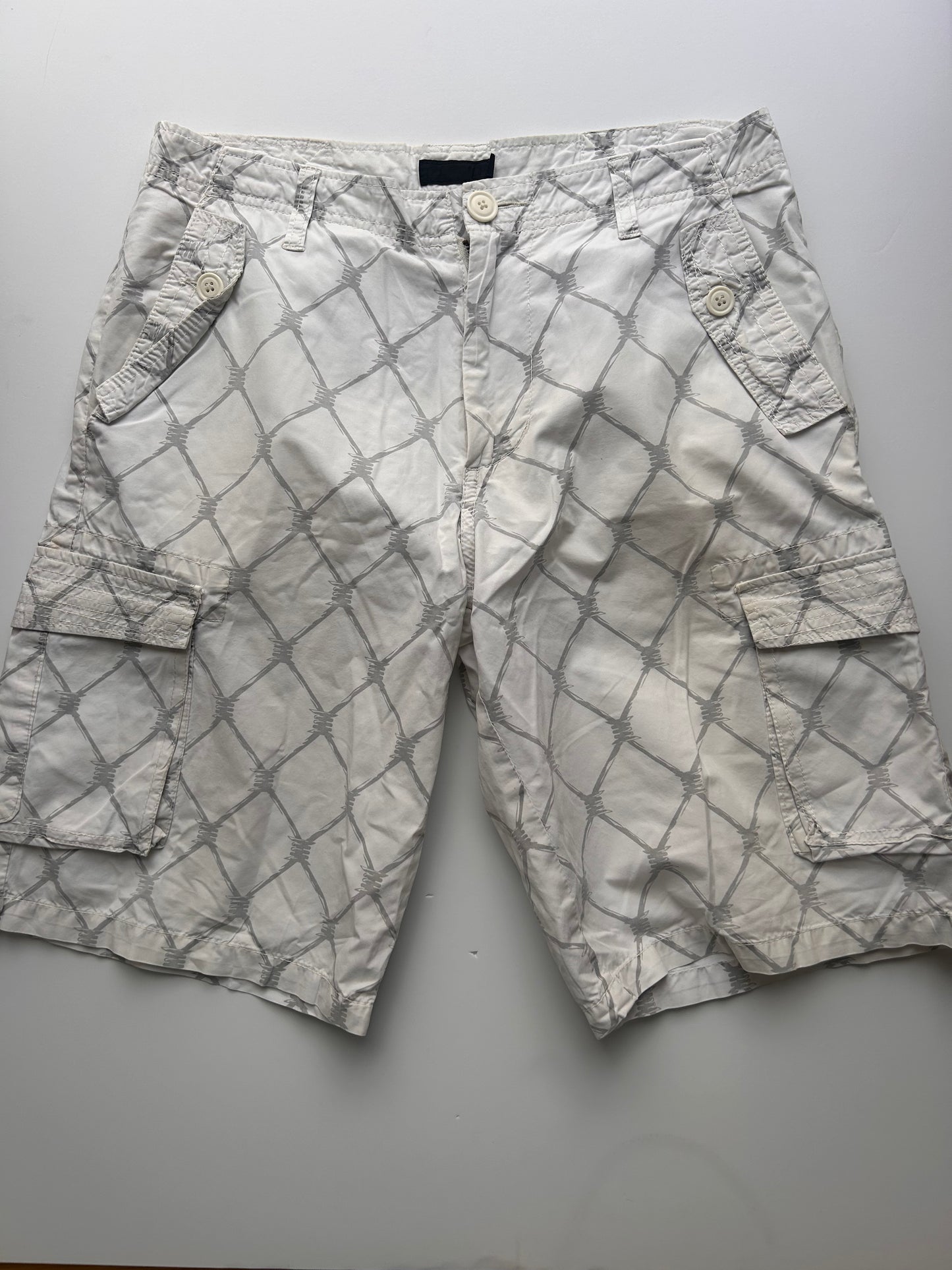 Iconic fence pattern jorts size 36