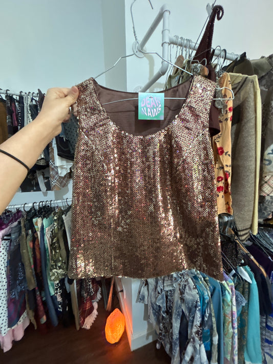 Adorable shiny top size M