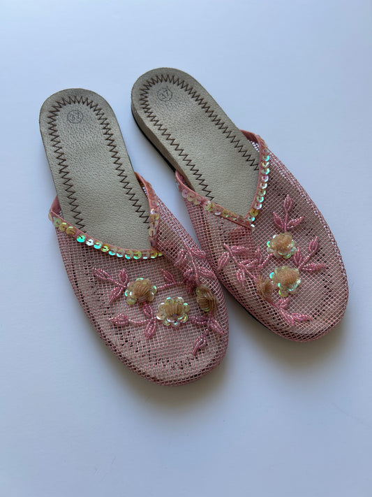 Adorable flower bead sandals size 37