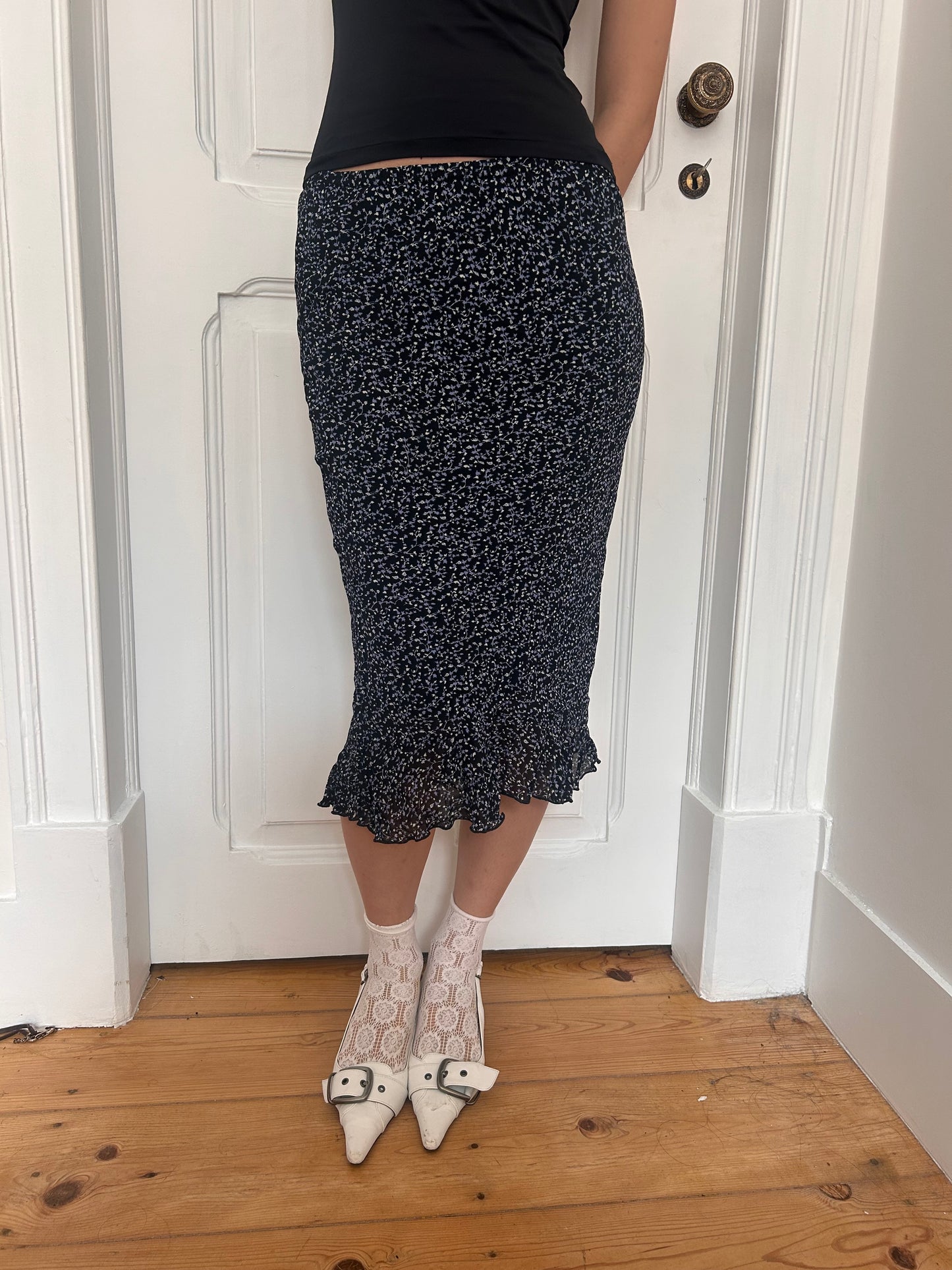 Adorable flower print midi skirt size 34