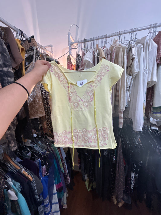 Adorable baby yellow top size S