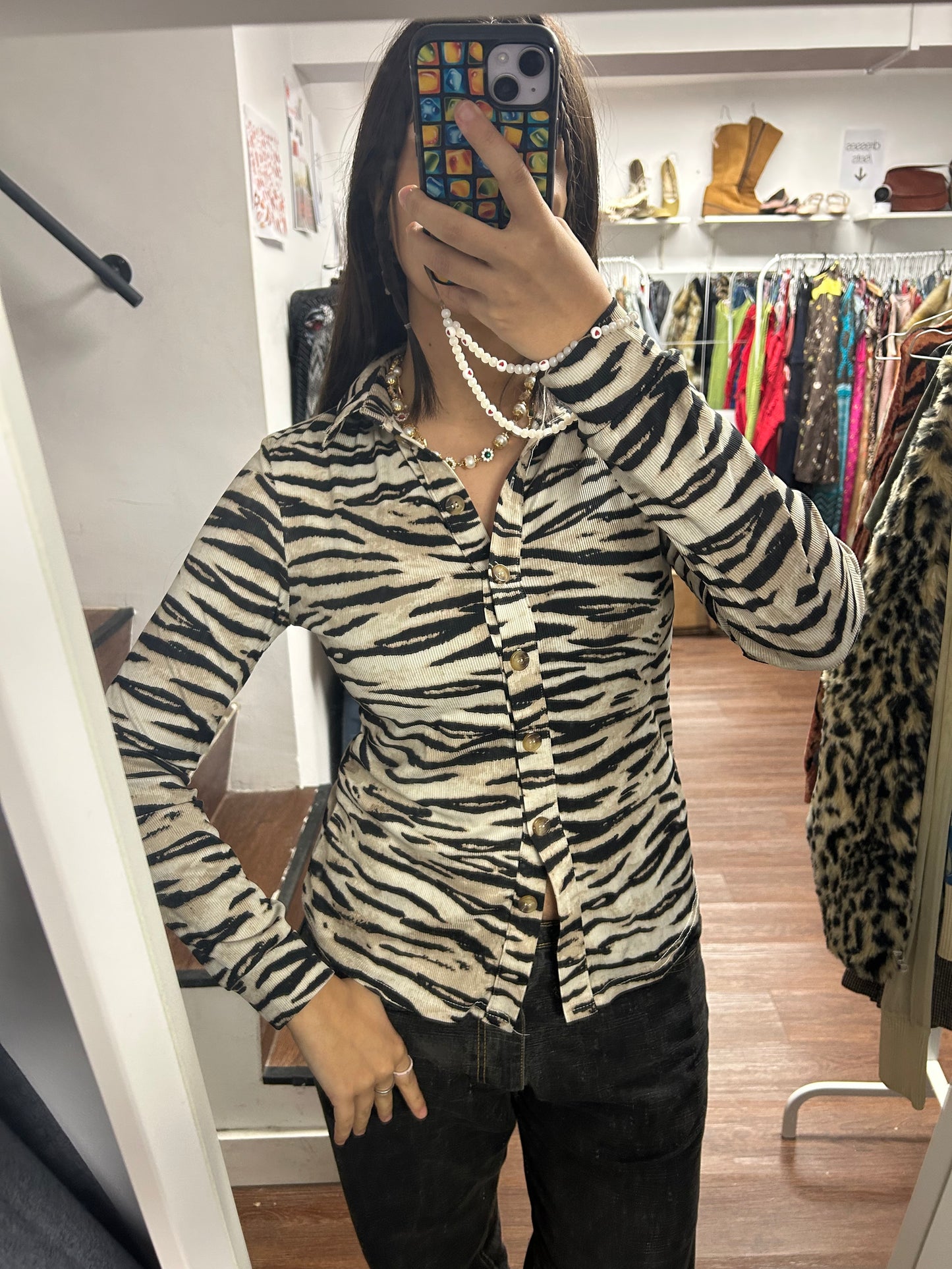 Adorable animal print blouse M/L