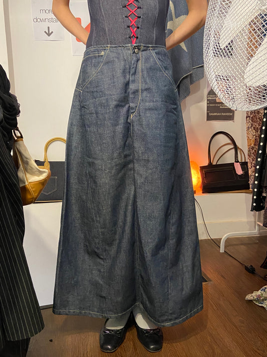 Perfect Levi’s long denim skirt size 40