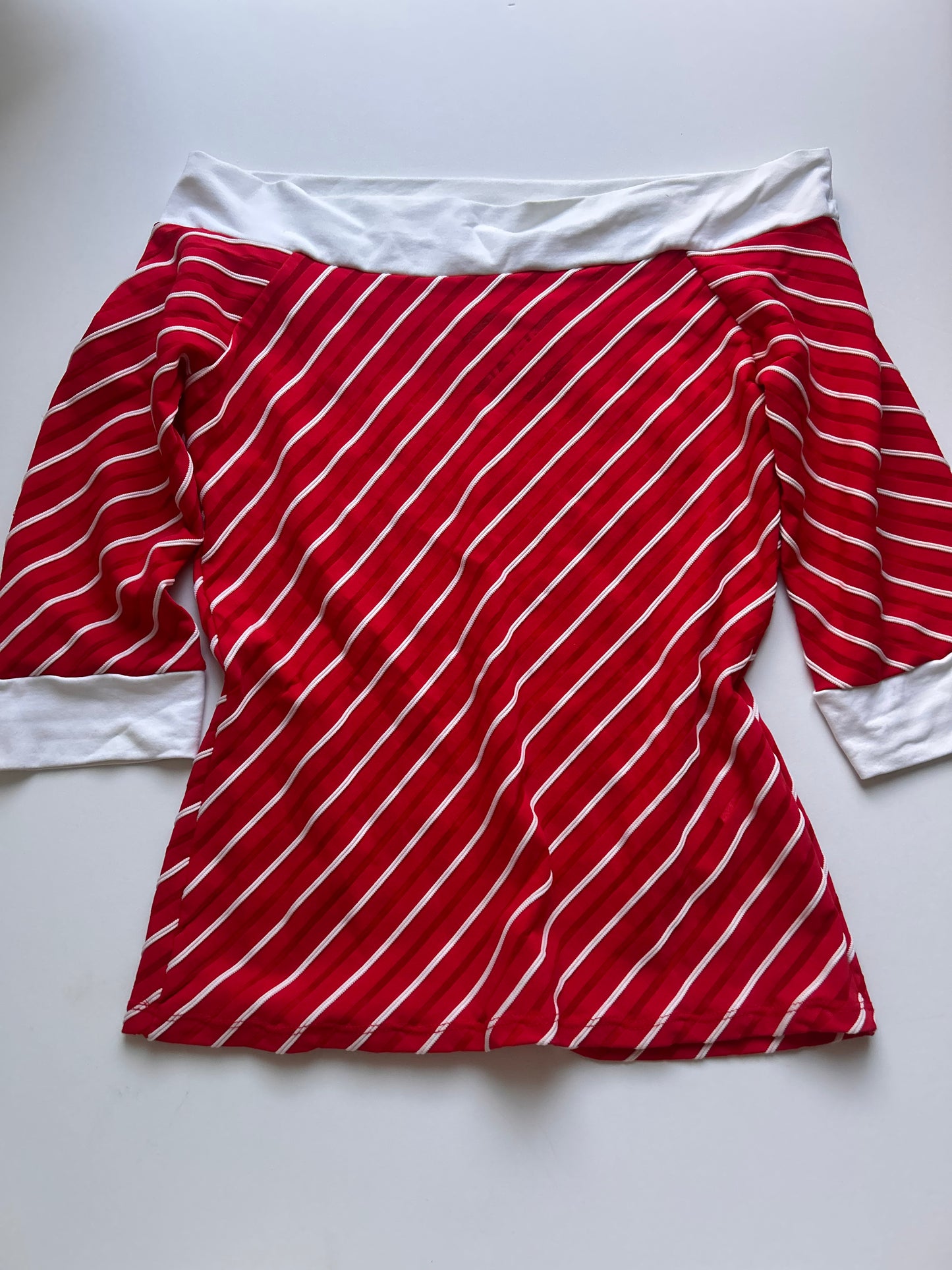Adorable red mid sleeve top size S/M
