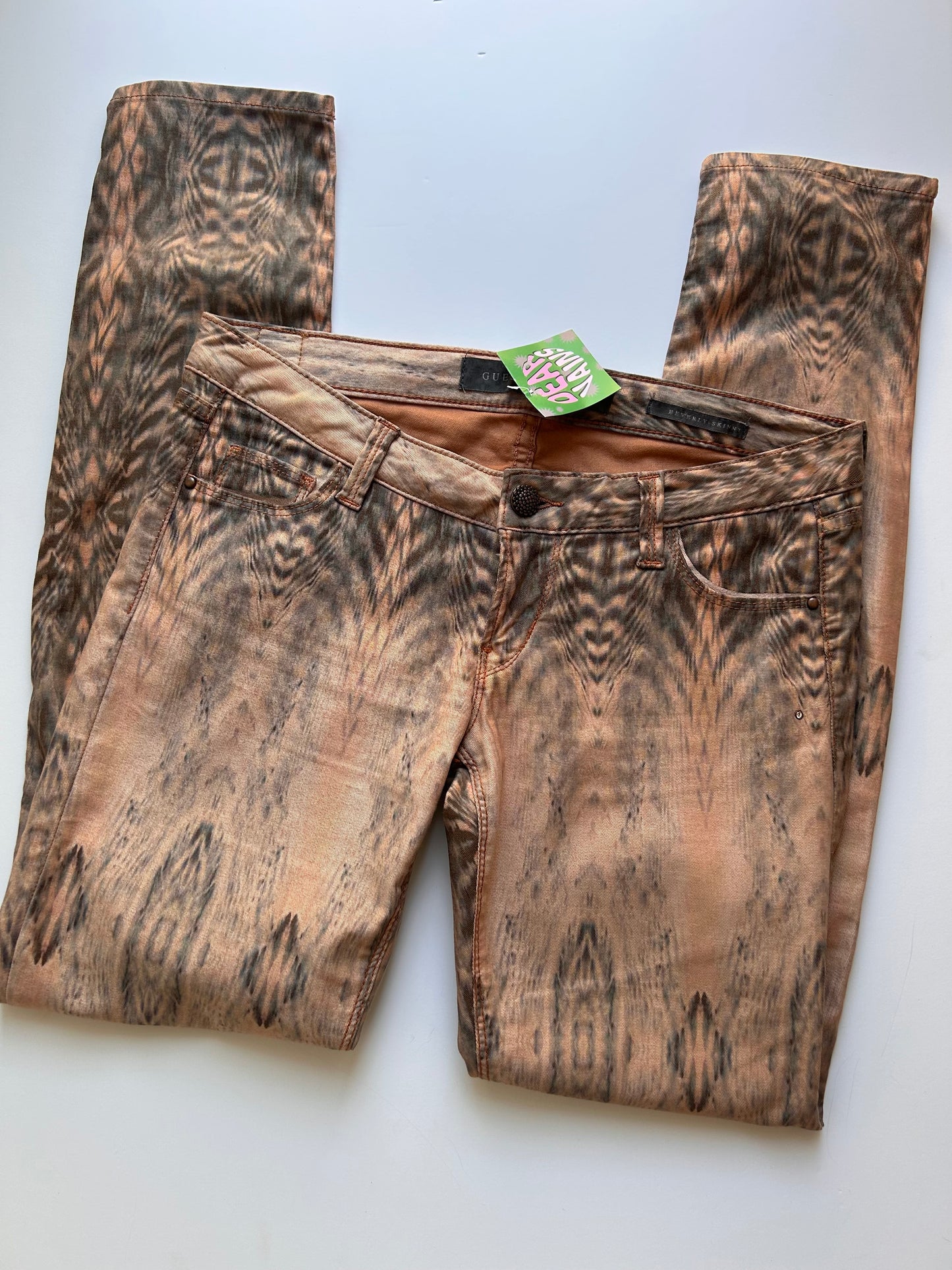 Adorable guess skinny jeans size 34