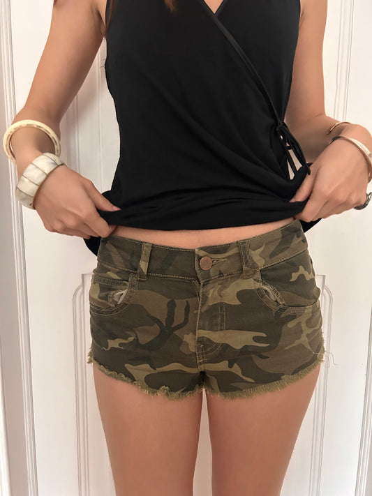 Adorable camo mini shorts size 34