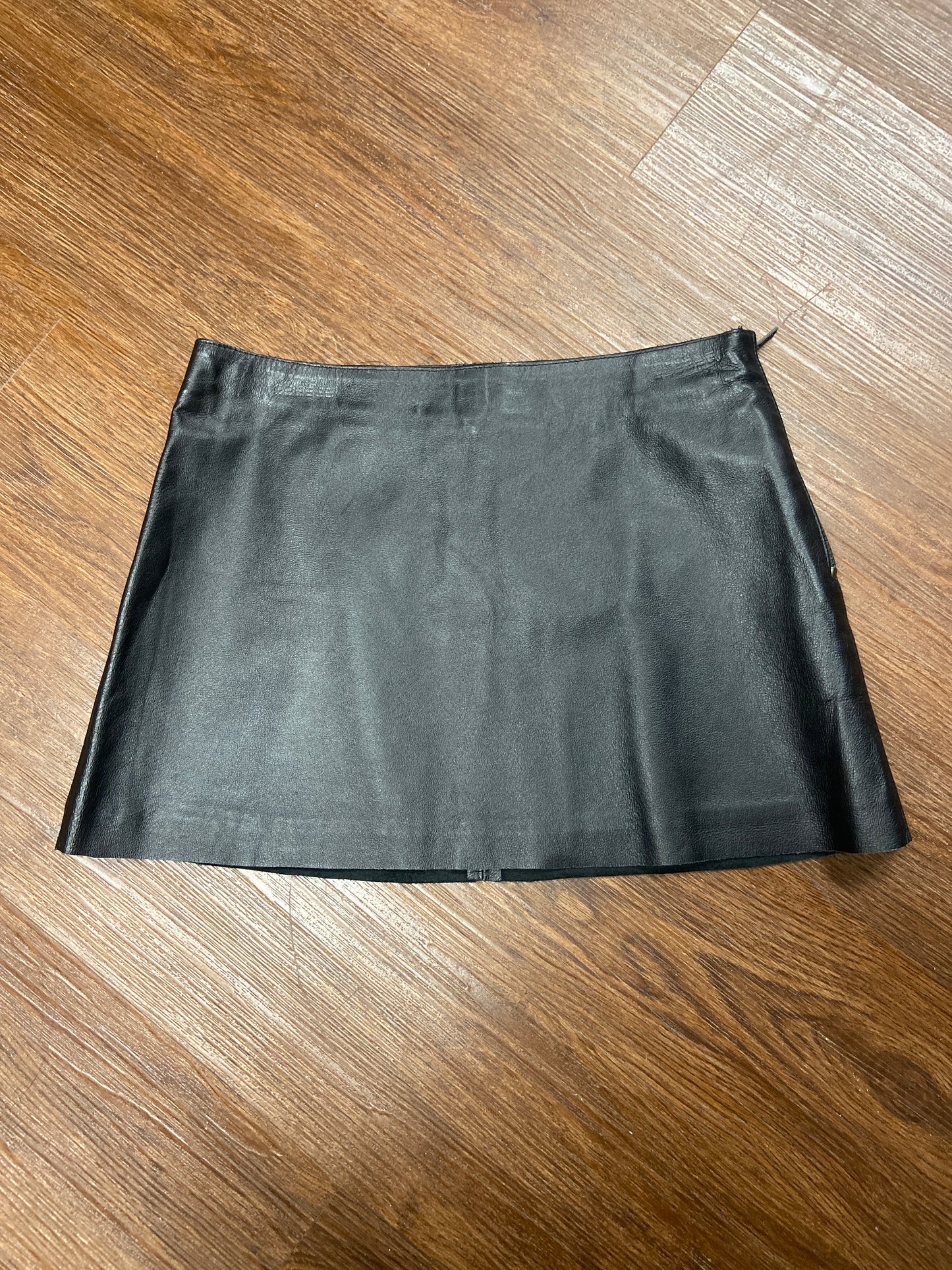 Adorable real leather mini skirt size 34