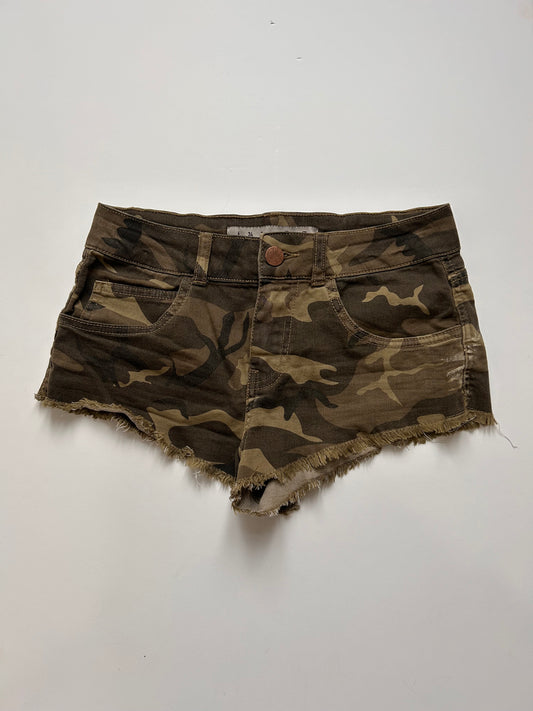 Adorable camo mini shorts size 34