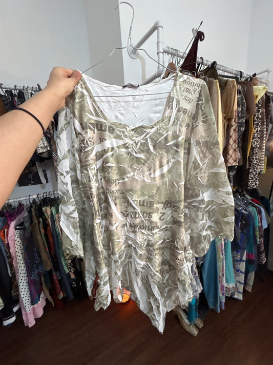 Amazing cool printed top size XL