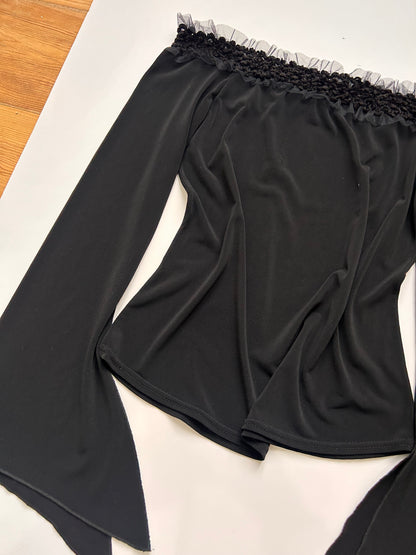 Adorable off the shoulder long sleeve top dark fairy size S