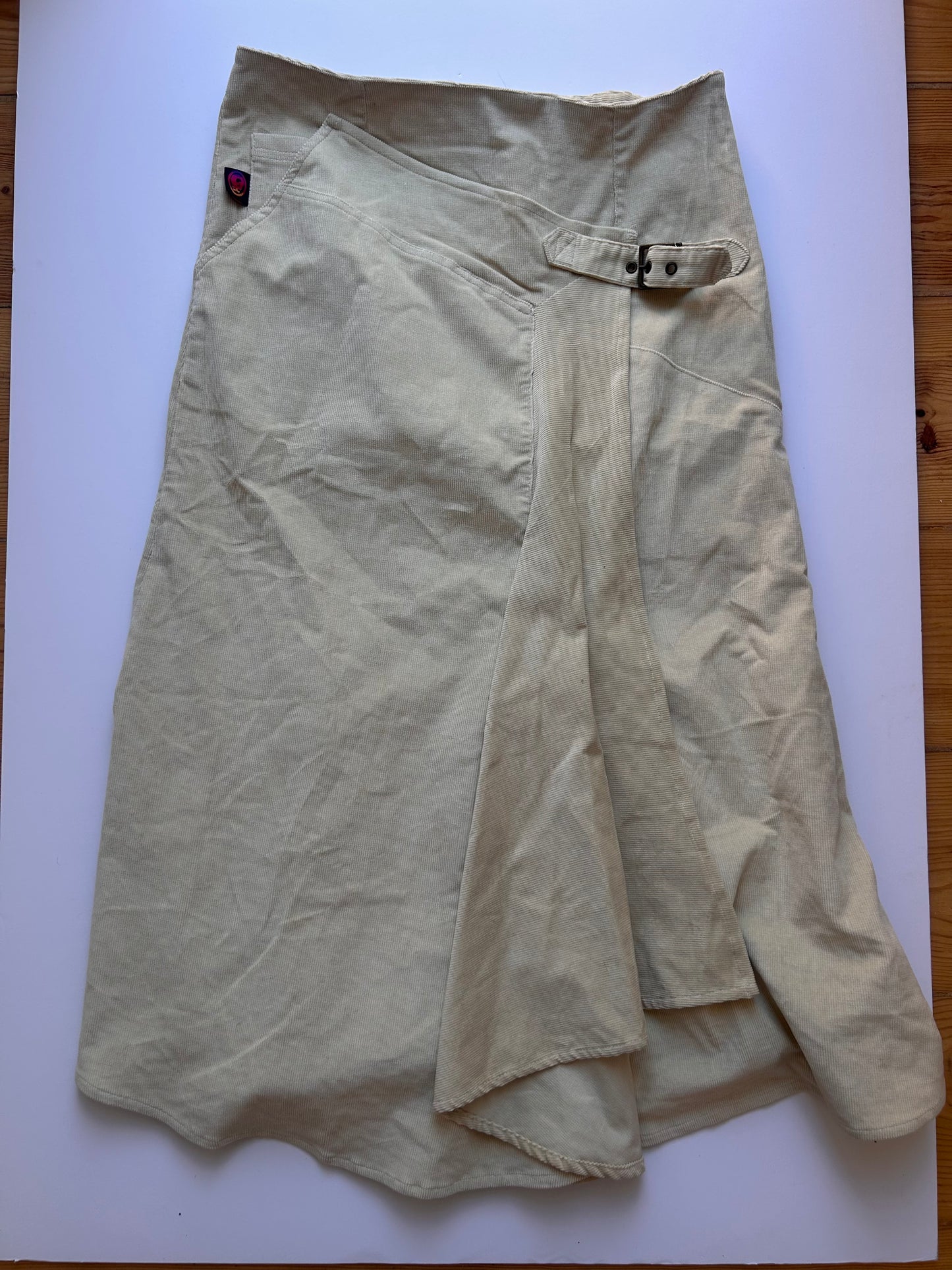 Perfect beige maxi skirt with small belt detail size M