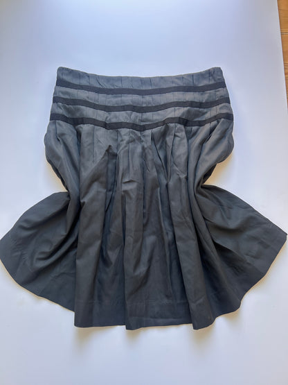 Adorable midi skirt with flower detail size 38