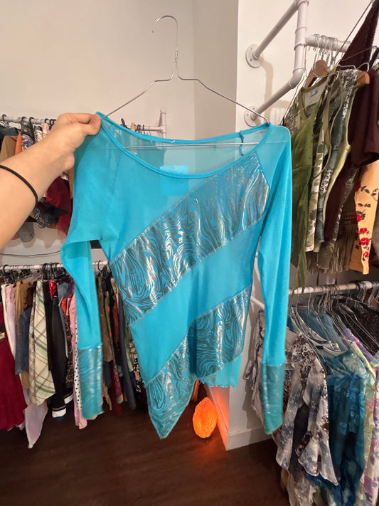 Adorable sheer top size M