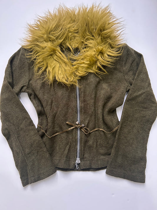 Adorable vintage jacket with fur detail size S