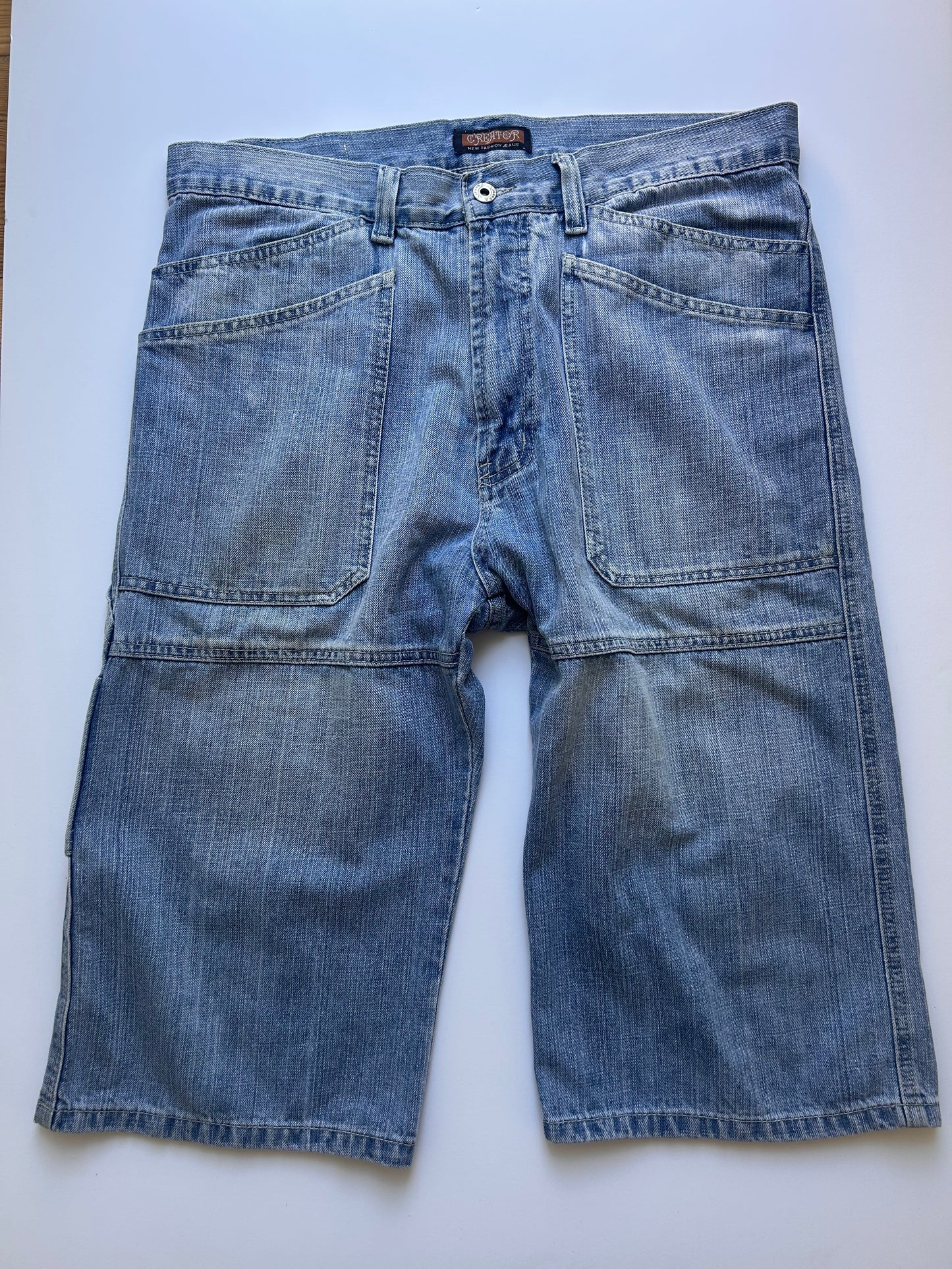 Adorable long jorts size 40