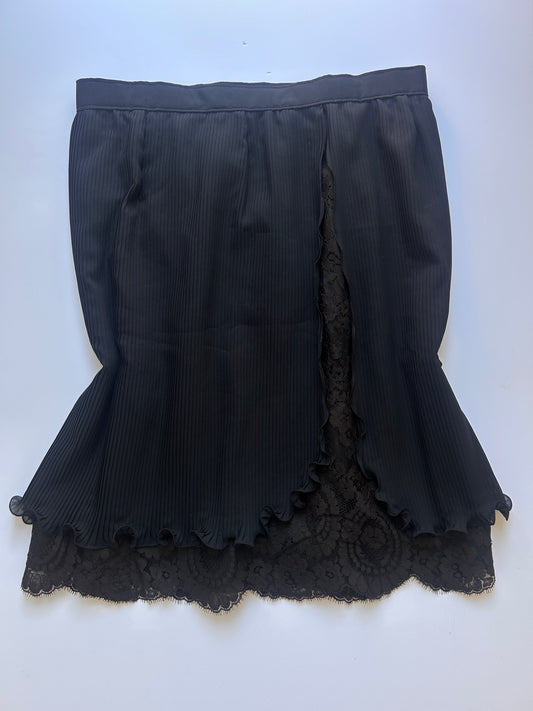 Adorable black skirt with brown lace detaild size M