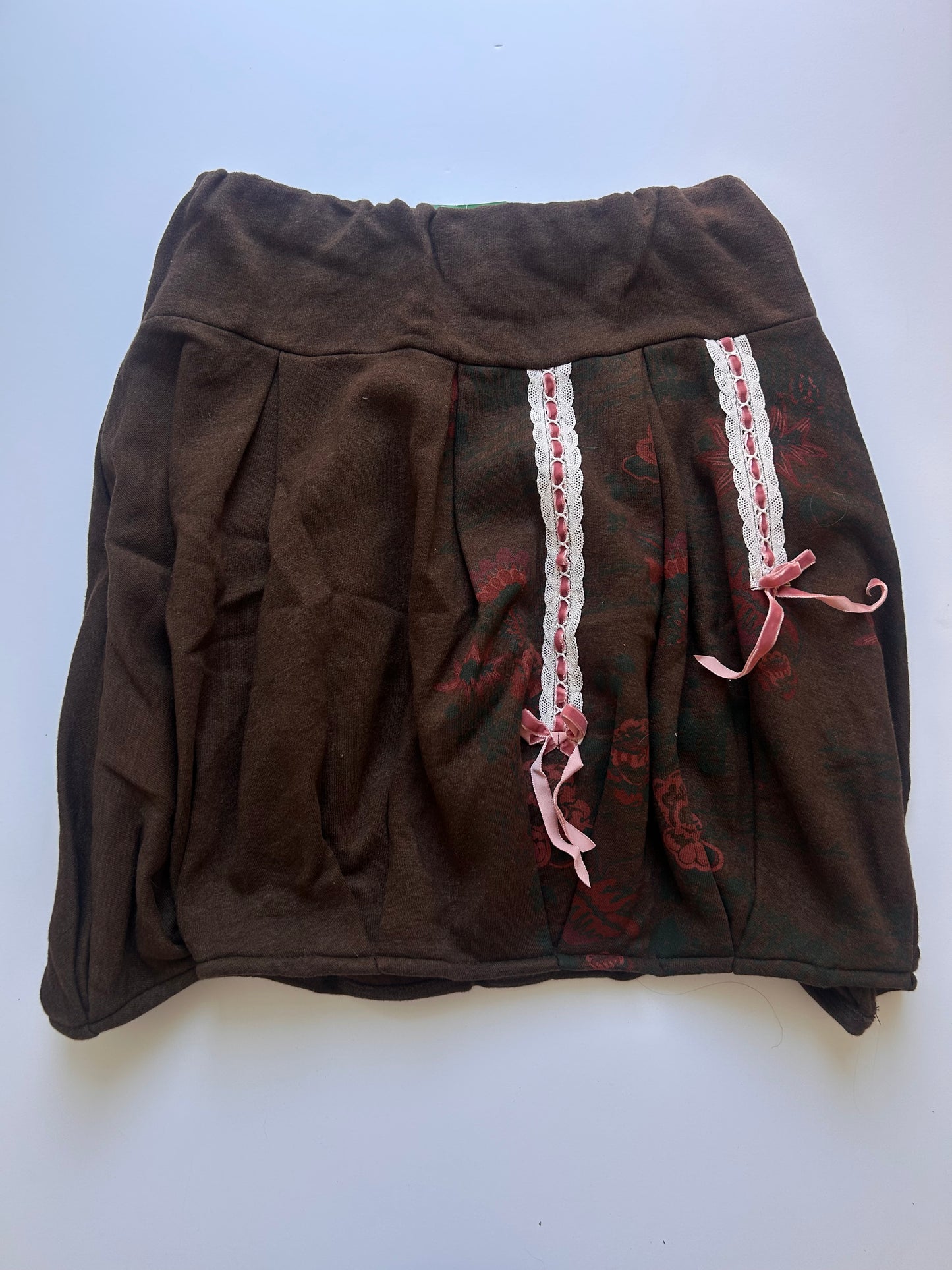 Winter coquette skirt with bow detail size 38