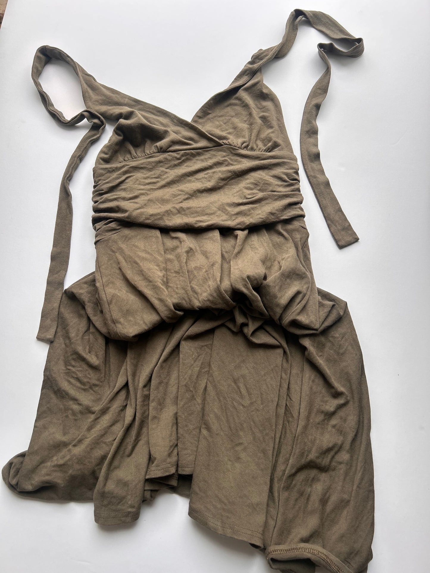 Adorable halter caqui dress size S