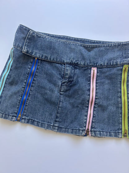 Adorable mini vintage skirt with zipper details size 34