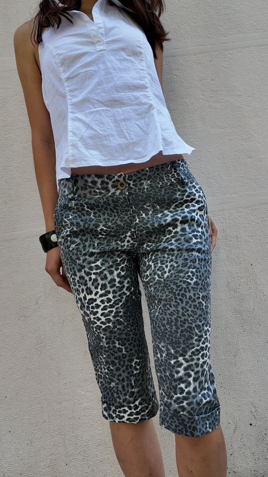 Adorable halter white top size S