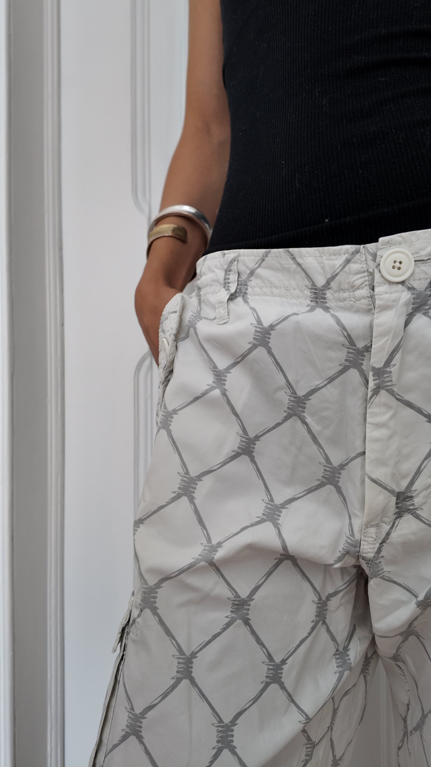 Iconic fence pattern jorts size 36