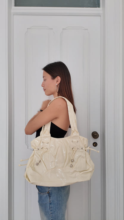 Beautiful old white medium medium bag deadstock