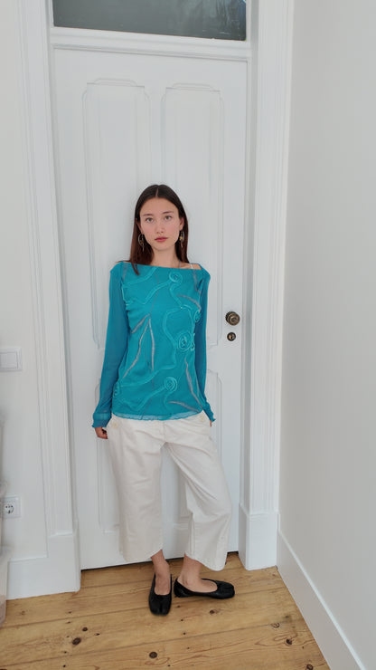 Iconic 90s style white short pants with button detail in the pockets size 40 (more like a 36)