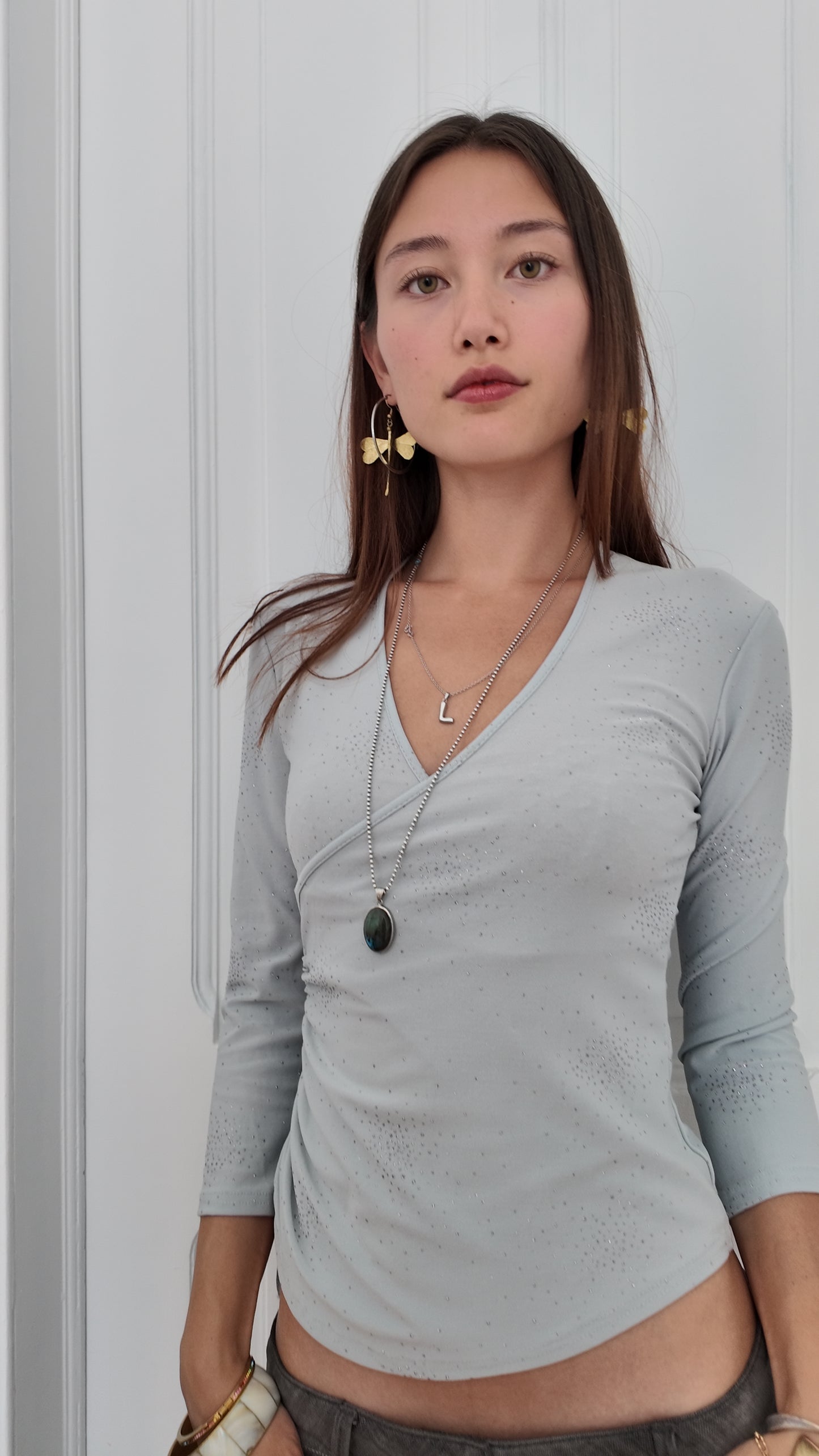 Adorable long sleeve top with shiny details size S/M