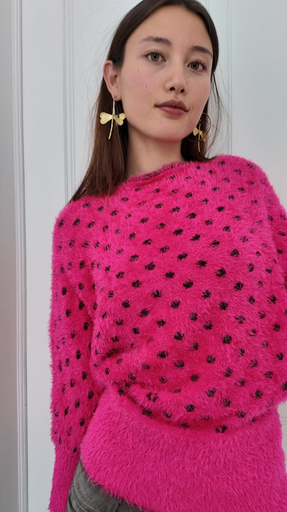 Iconic fluffy sweater with black dots size M/L
