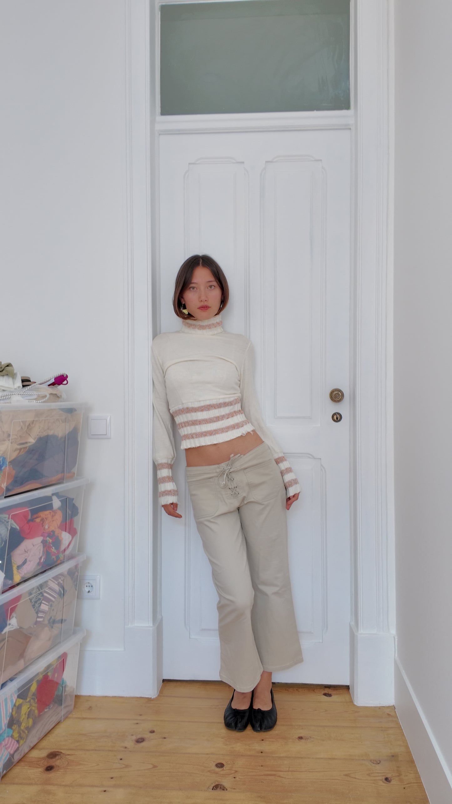 Adorable beige jeans with lace size S