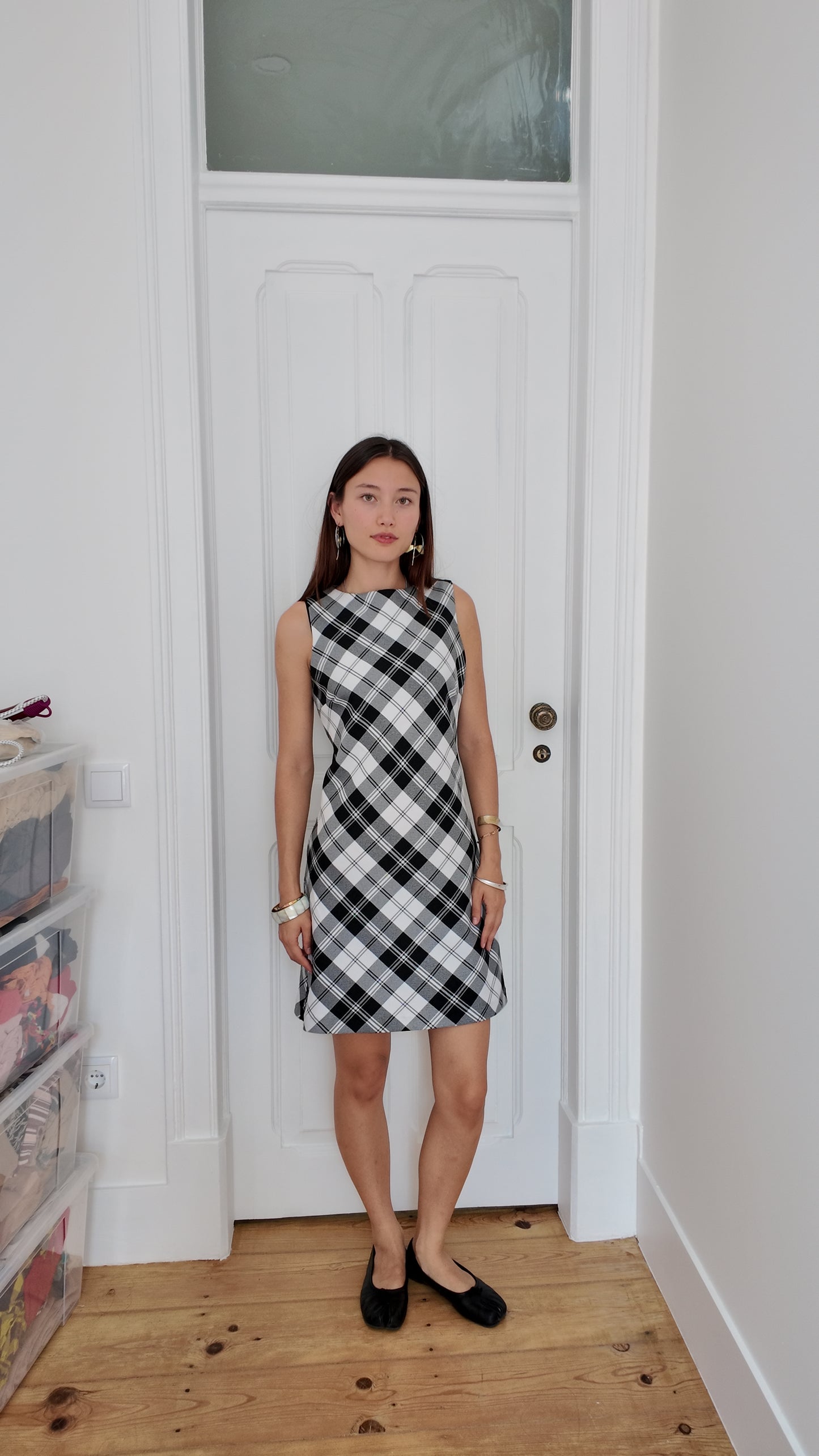 Adorable midi dress plaid size S