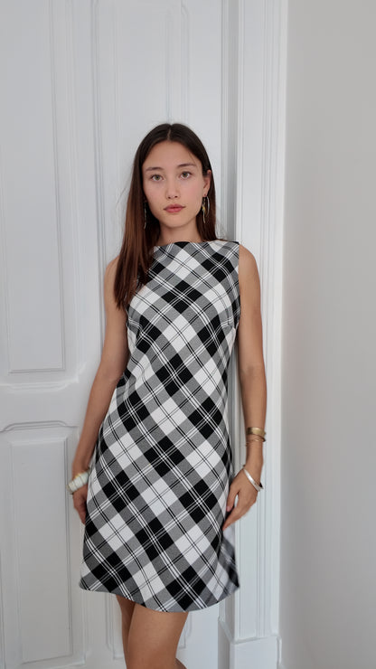 Adorable midi dress plaid size S