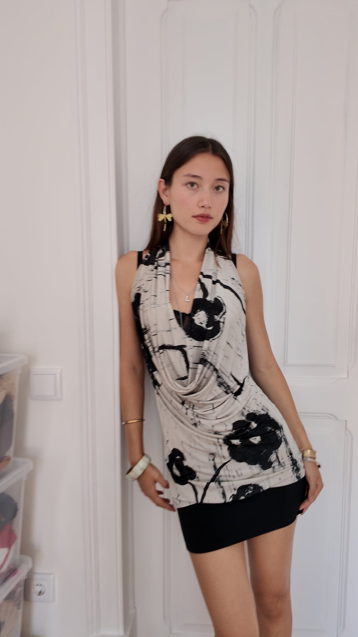 Adorable mini dress with flower detail size S