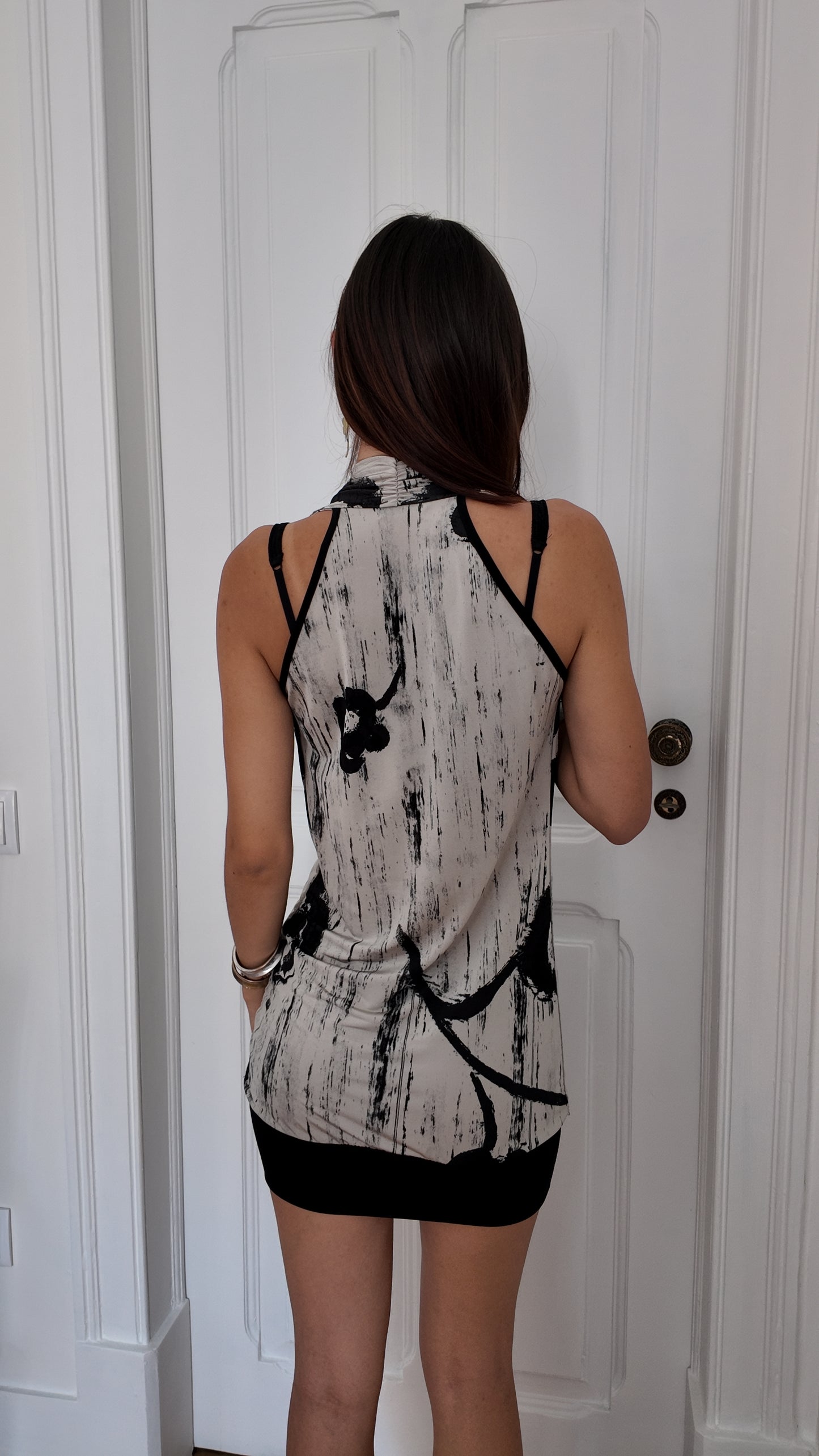 Adorable mini dress with flower detail size S