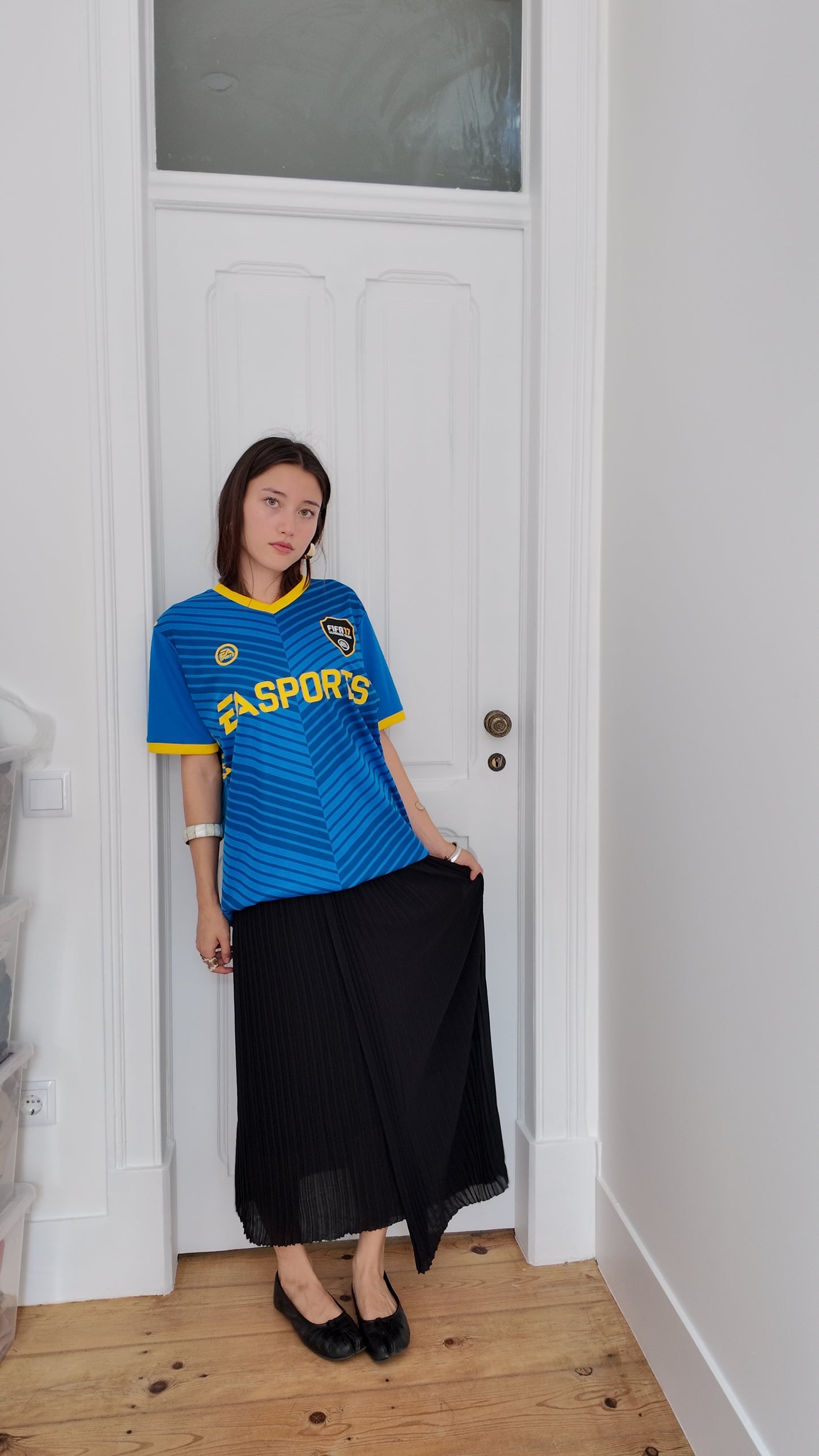 Iconic long black maxi skirt size 34