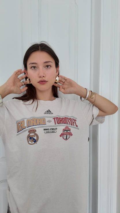 Vintage 2009 tee size XL