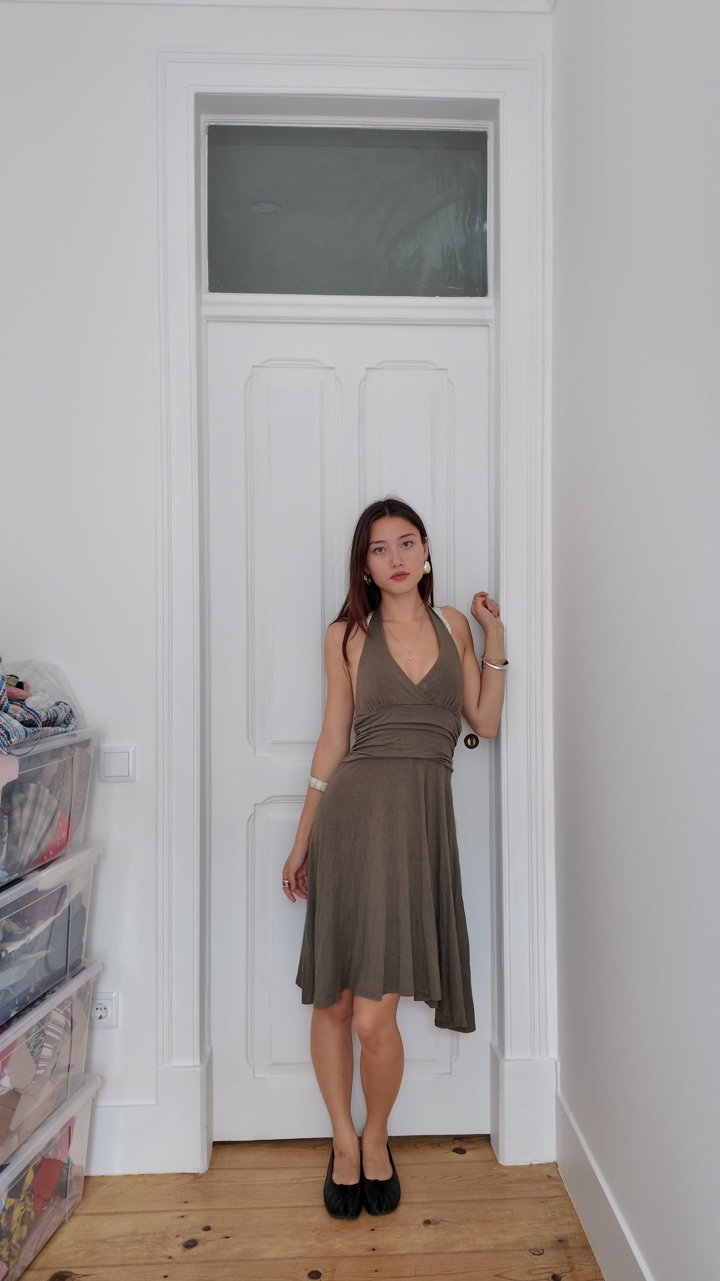 Adorable halter caqui dress size S