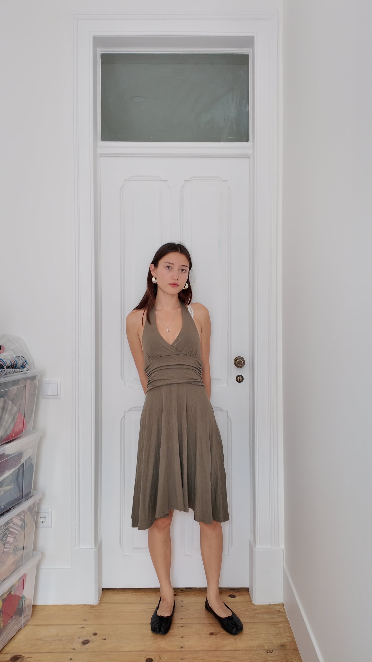 Adorable halter caqui dress size S