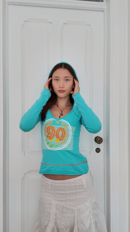 Perfect graphic vintage long sleeve top with hood detail size M