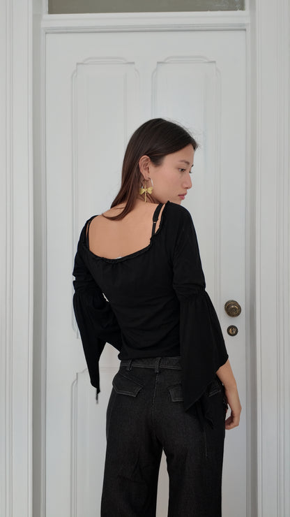 Iconic vintage long sleeve top with lace detail size M