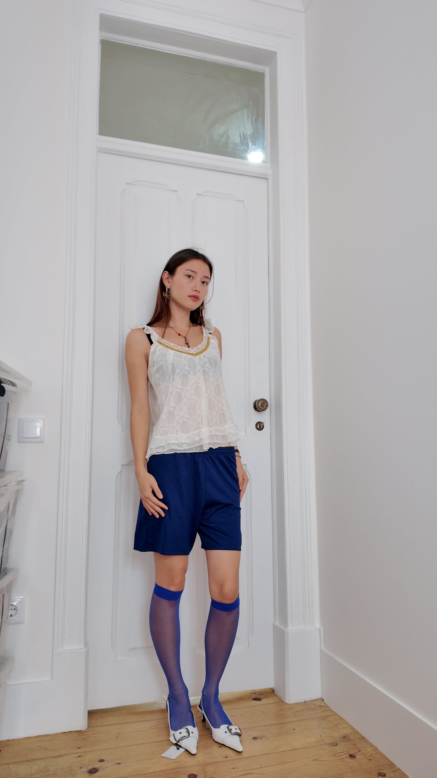 Cutest white lace with gold detail size M