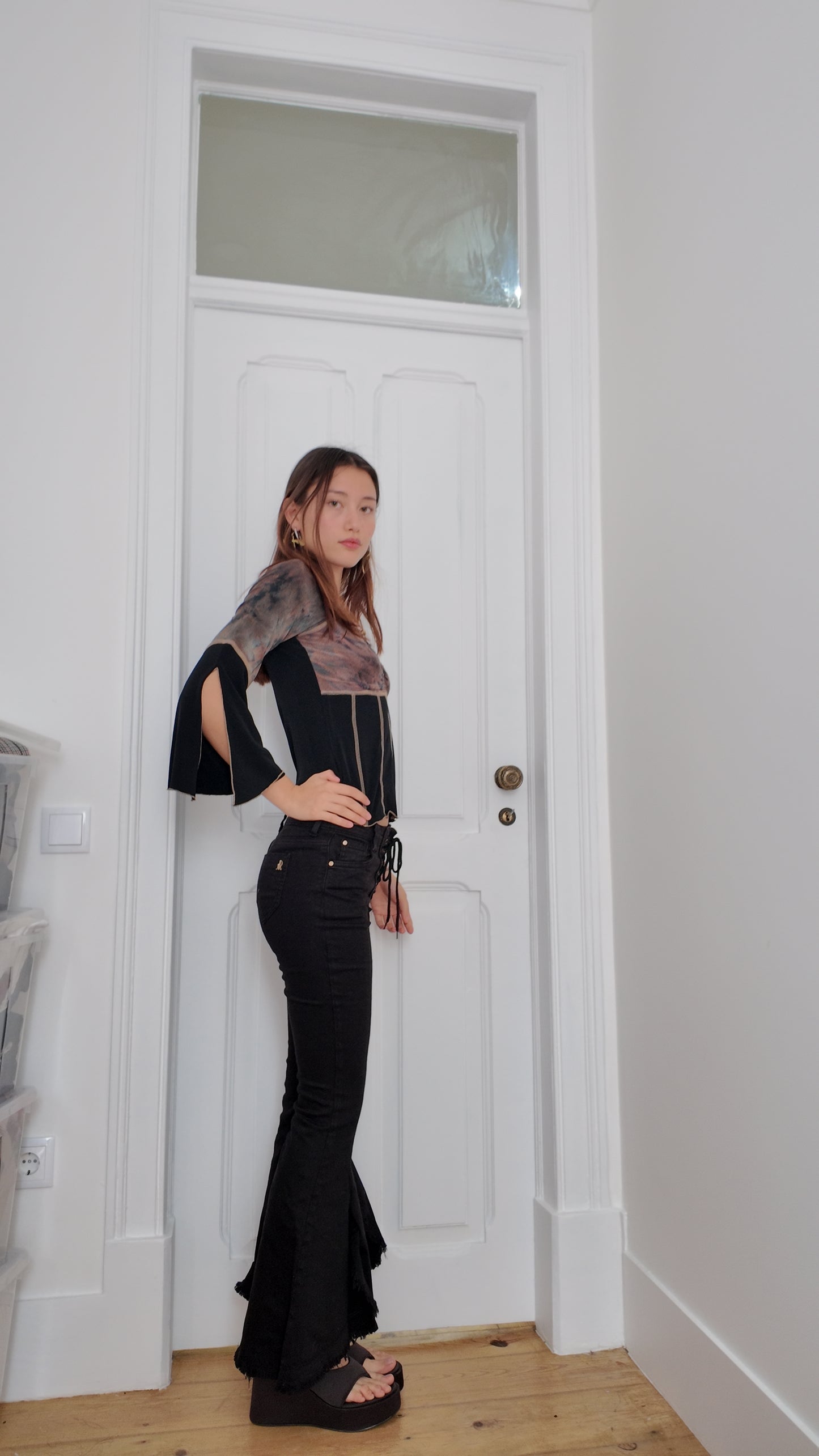 Amazing vintage lace detail black flare jeans size 34